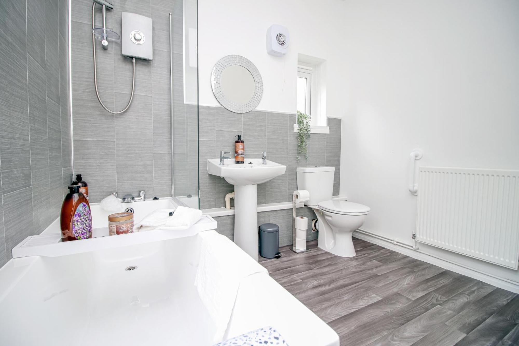 Norton Terrace Charming Home In The Beautiful Afan Forest By Staystaycations Port Talbot Ngoại thất bức ảnh