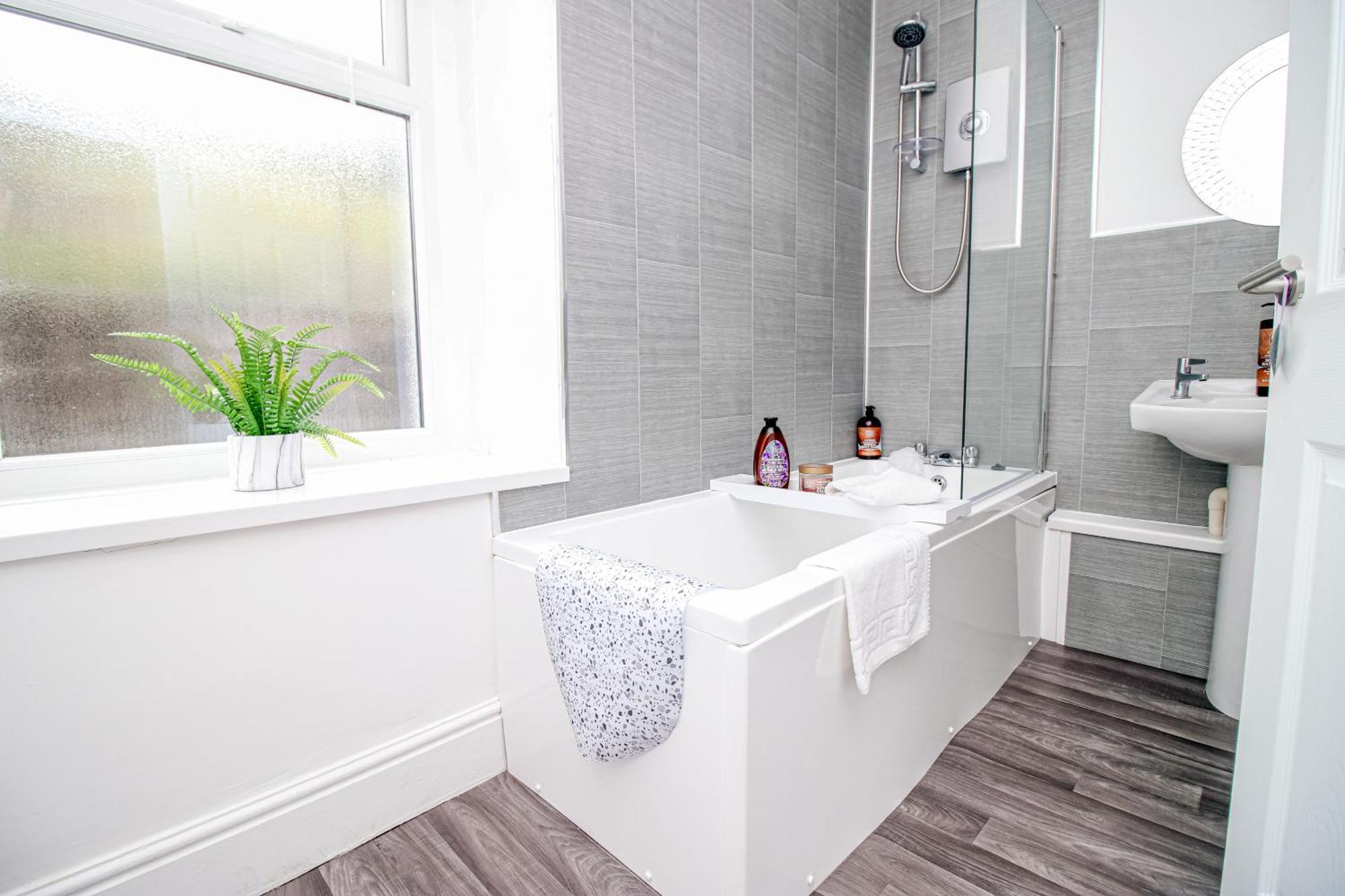 Norton Terrace Charming Home In The Beautiful Afan Forest By Staystaycations Port Talbot Ngoại thất bức ảnh